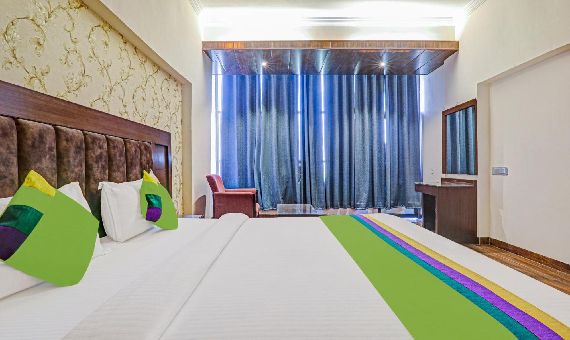 Hotel The Golden Bird Agra  Dış mekan fotoğraf